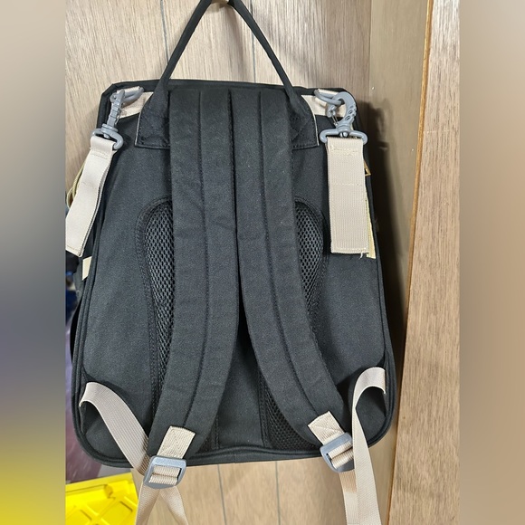 Large Travel Baby Bag with Waterproof Changing Mat, and Stroller Straps - Picture 4 of 4